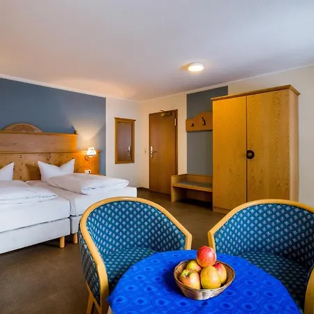 Hotel Ruebezahlbaude Großschönau